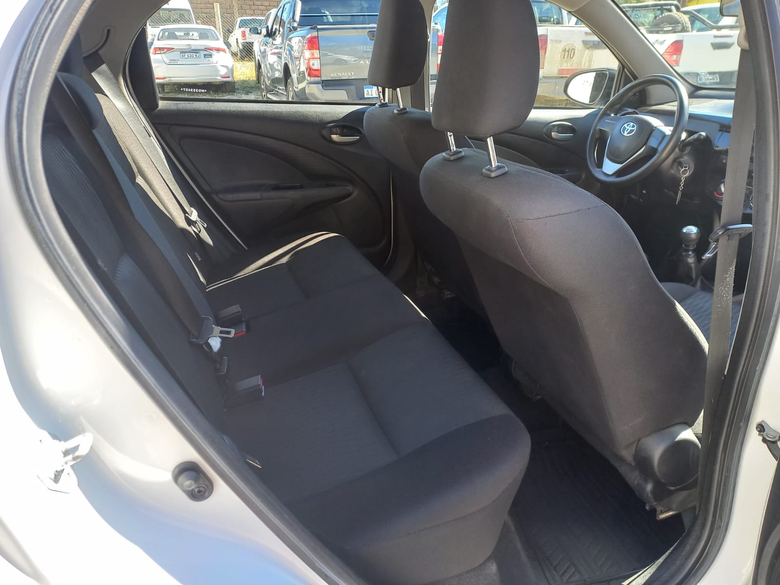 Toyota ETIOS X 1.5 6M/T 5P